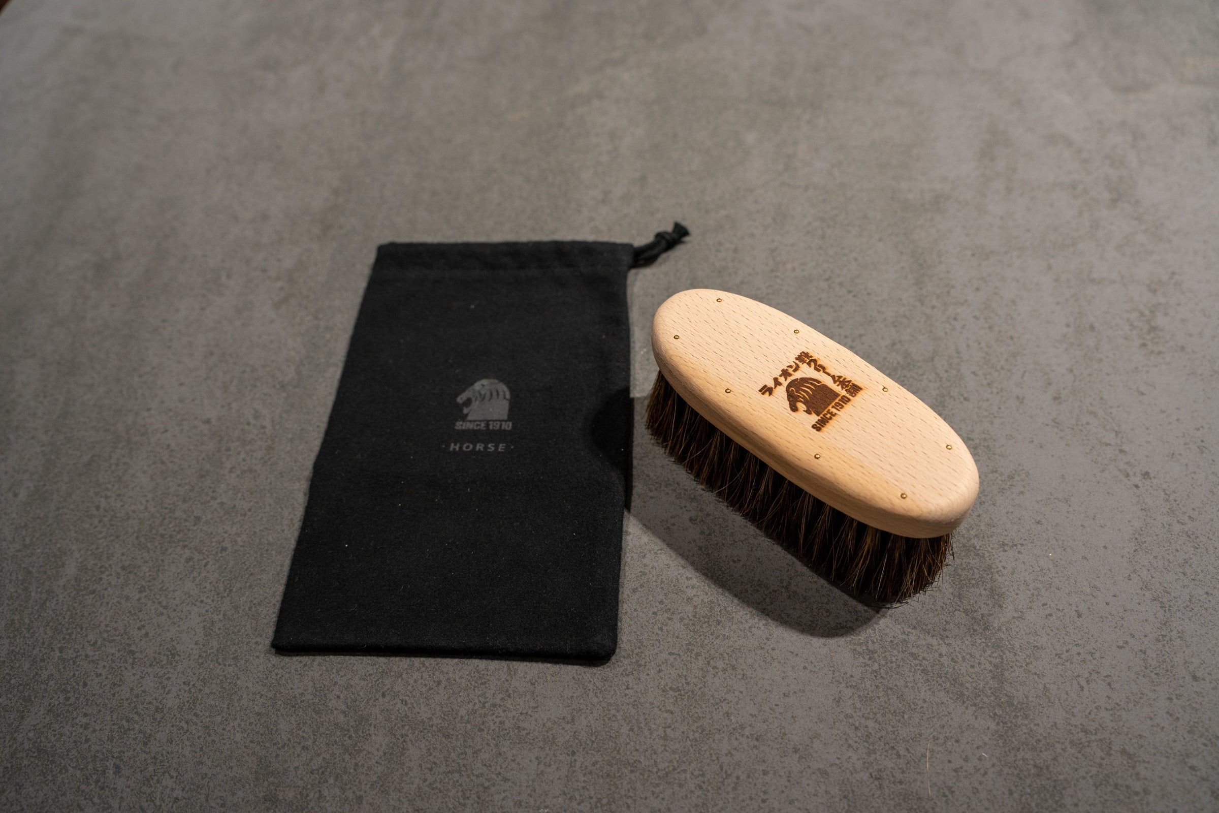 手植え馬毛ブラシ【ライオン靴クリーム本舗】